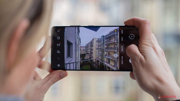 Samsung Galaxy S21 có sự linh hoạt giữa các camera khác nhau