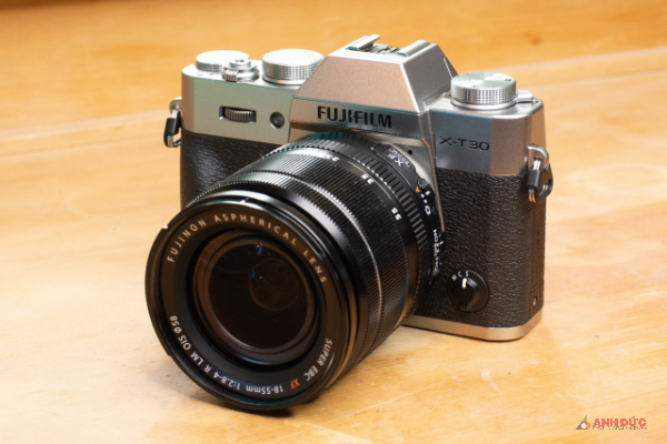 Fujifilm XT30 Mark II - người khổng lồ tí hon
