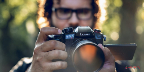 Đi cùng với Lumix GH6 sẽ là 2 đến 3 ống kính mới của Leica