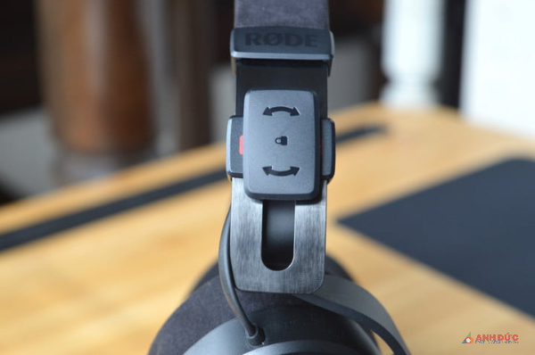 Cơ chế FitLok khóa vị trí tai nghe phù hợp với đầu người dùng