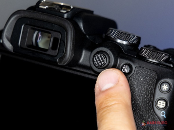 Canon EOS R10 là cách thức tiếp cận các sản phẩm ngàm RF tiết kiệm nhất mà Canon có