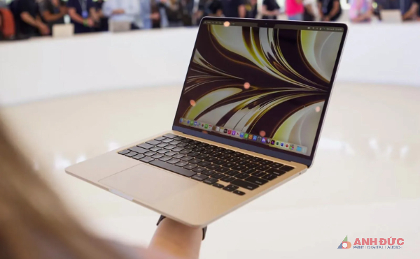 Macbook Air M2 - chiếc laptop đáng mong chờ của Apple