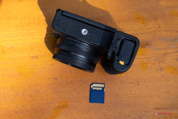 Sử dụng chung viên pin EN-EL25 cho thời lượng quay chụp tương đối ổn