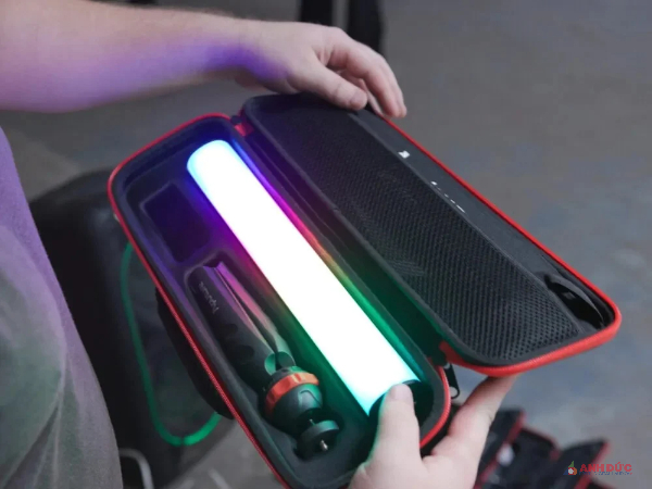 MT Pro Pixel RGBWW Mini Tube là dòng đèn LED có độ chuyển và màu sắc đẹp mắt