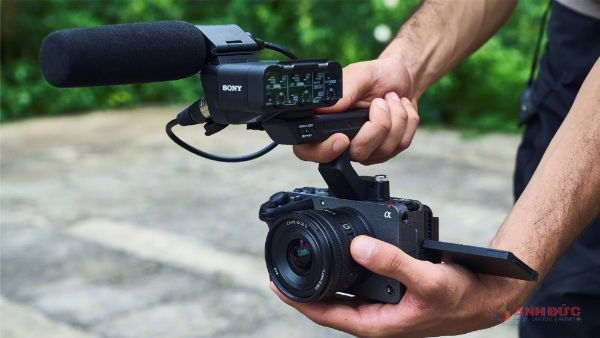 Sony công bố máy quay nhỏ gọn FX30 - phiên bản rút gọn của FX3